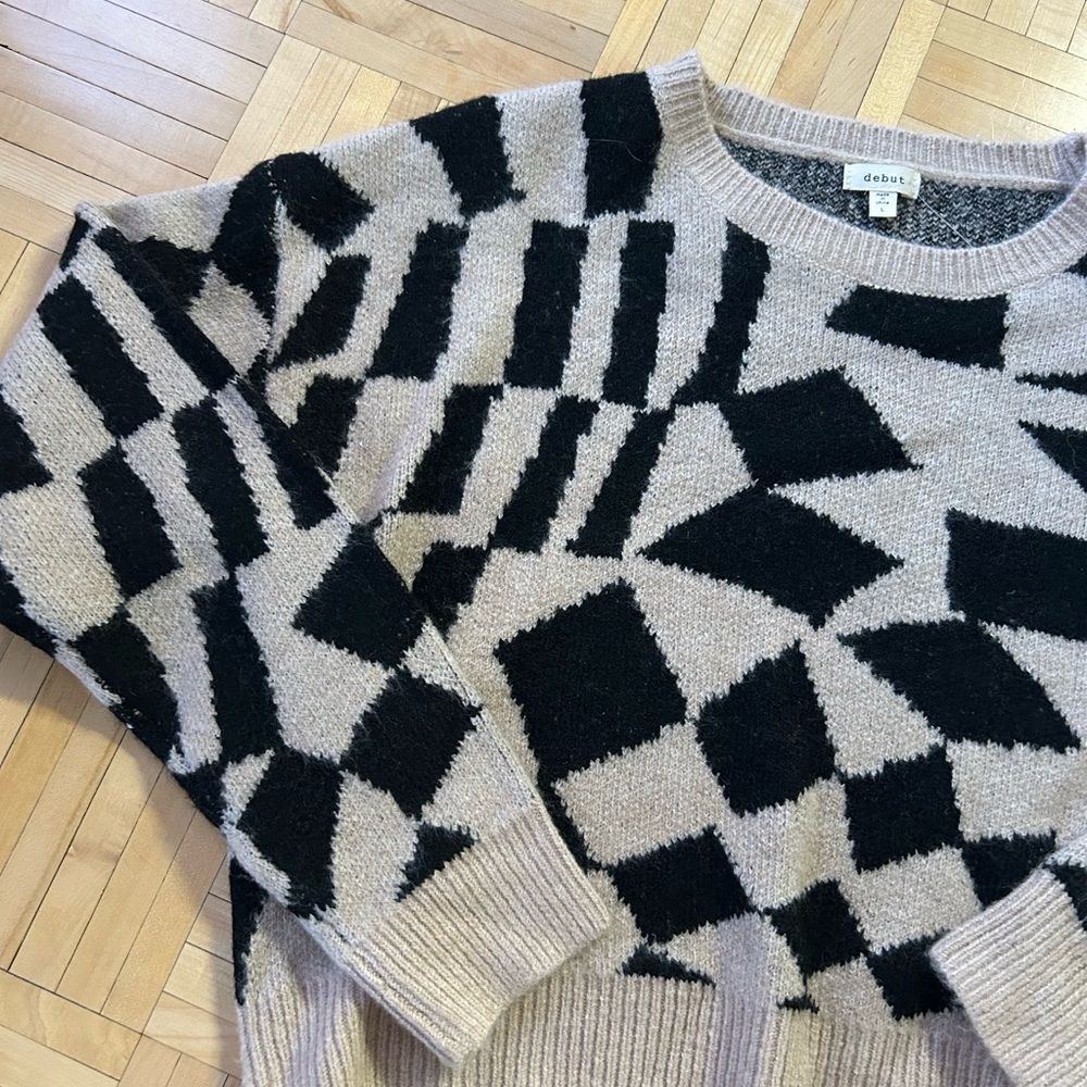 Debut Black and Tan Geometric Sweater